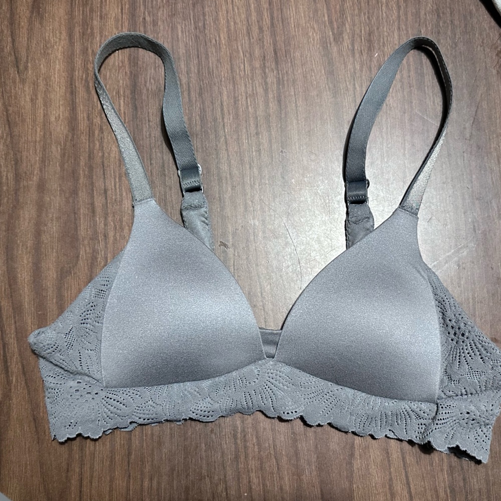 Aerie Charcoal Lace Trim Wireless Bra 32AA